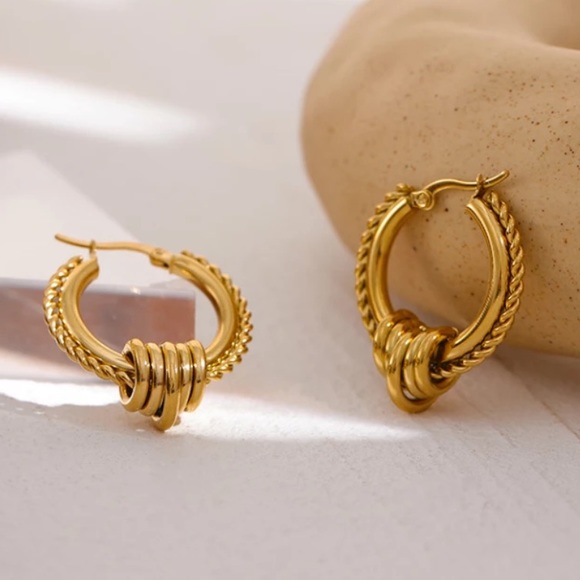 💛Gold plated round hoop earrings - Picture 5 of 6